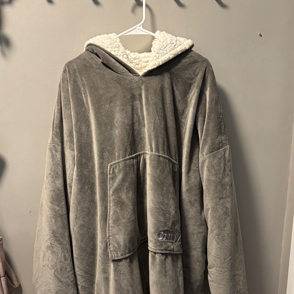 The Comfy Oversized Gray Hoodie with Sherpa Lining